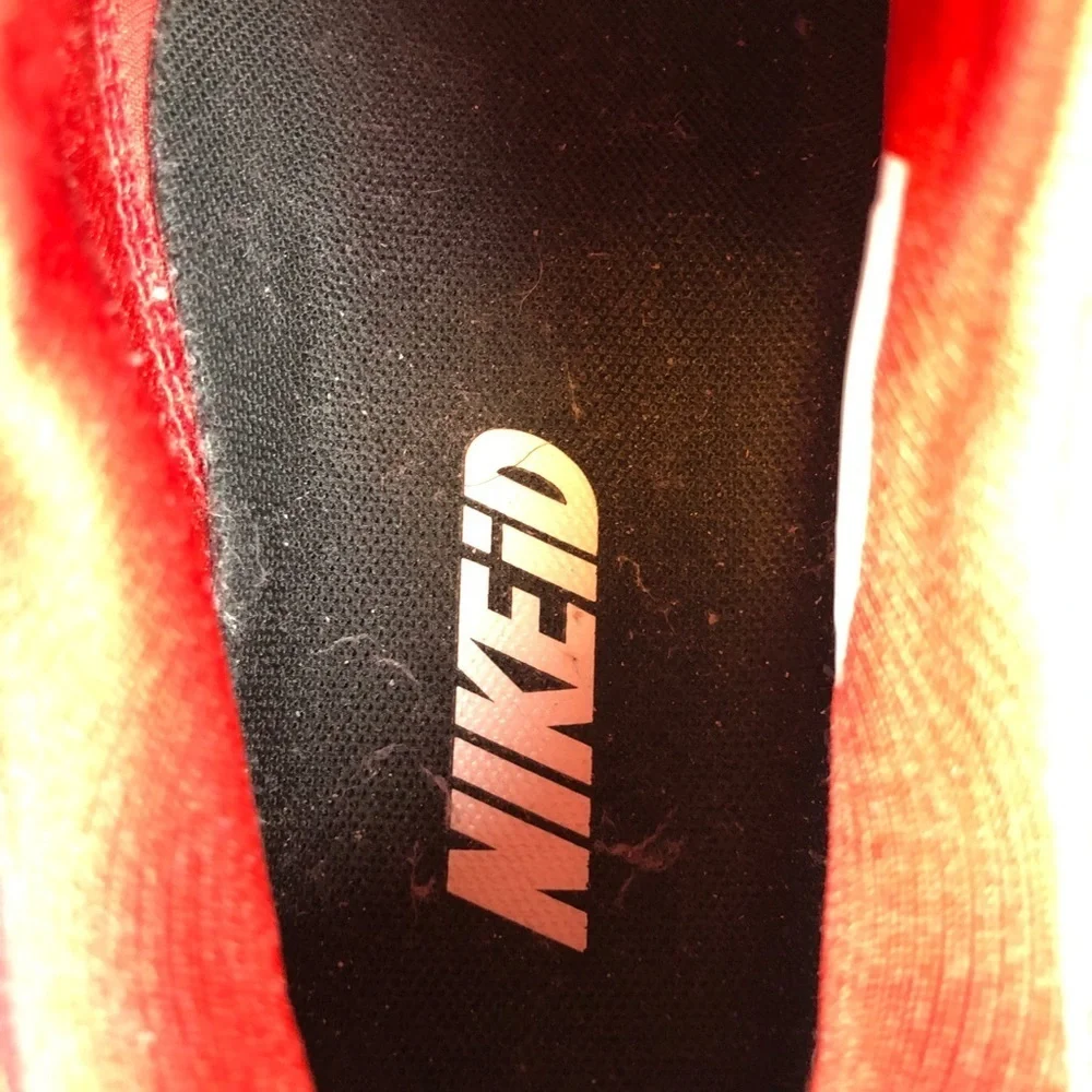 Nike Air Max Men’s: 6.5 Woman’s: 8